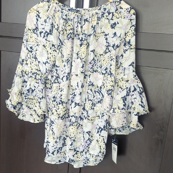 Chaps Ralph Lauren Cream & Blue Ruffled Bell Sleeve Blouse Small/Medium NWT - Picture 3 of 8